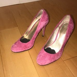 Pink pumps